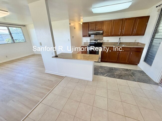 Building Photo - Hiapo Street (3 bed/1.5 bath/2 prkg) Waipahu