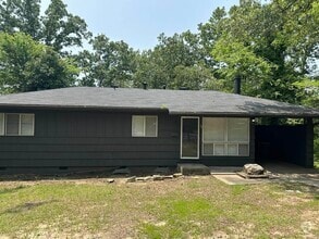 Building Photo - 36 Westmont Cir