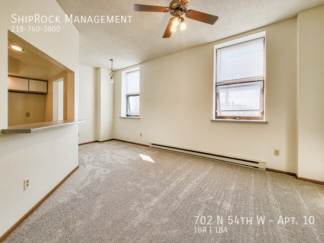 Foto del edificio - 702 N 54th Ave W