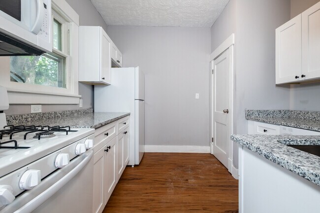 Building Photo - 1442 Plum Street