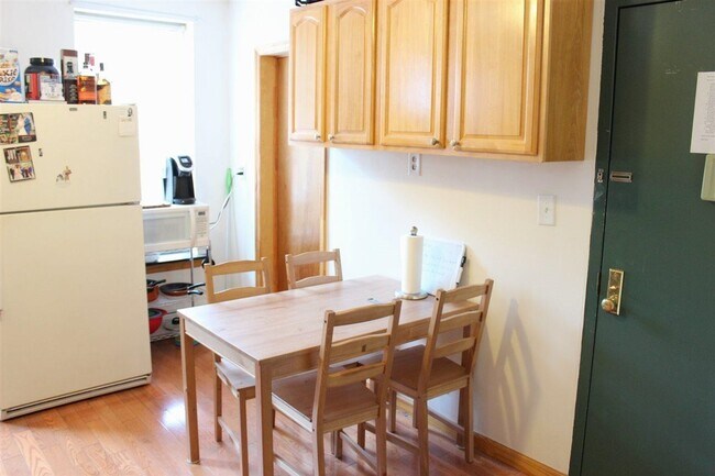 Foto del edificio - 228 Willow Ave