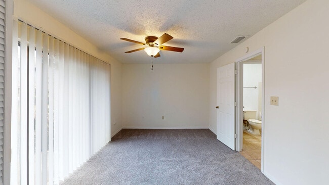 Interior Photo - Cambridge Woods