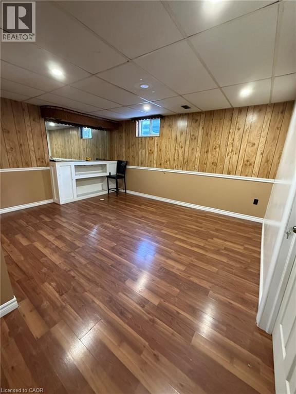 Photo du bâtiment - 503 Upper Gage Ave