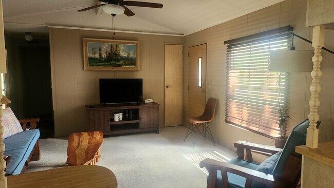 Sala de estar - 7900 E Northlake Dr