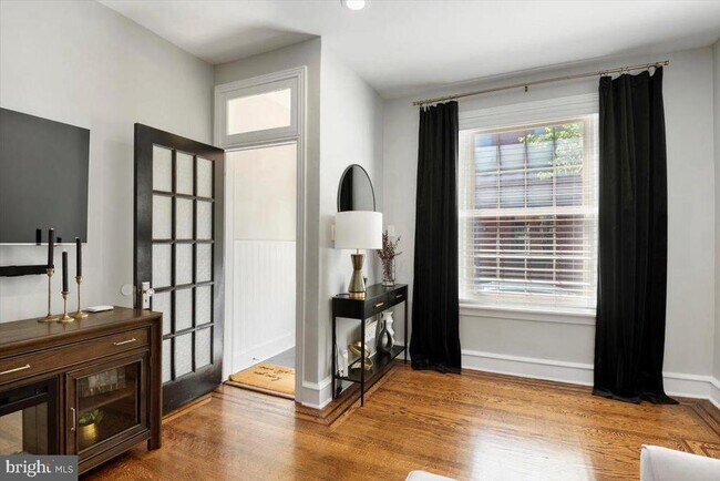 Foto del edificio - 623 Miller St