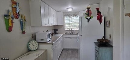 Building Photo - 823 Courtington Ln