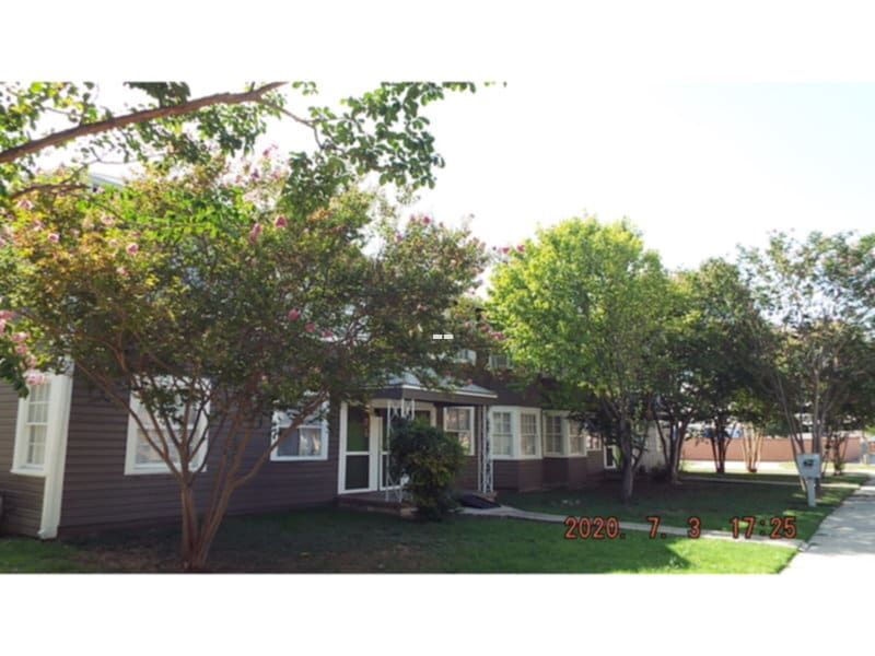 Primary Photo - 421 Maverick St