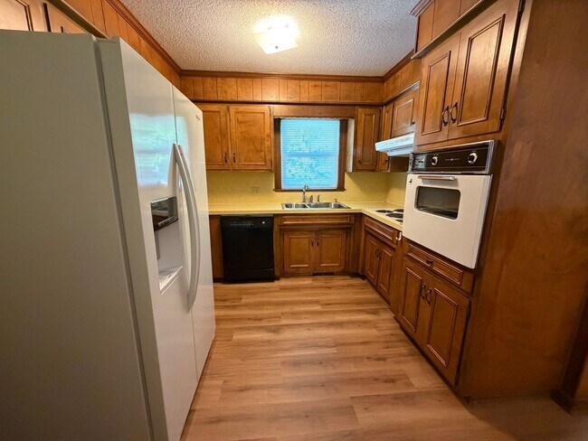Foto del edificio - 124 Rock Creek Dr S