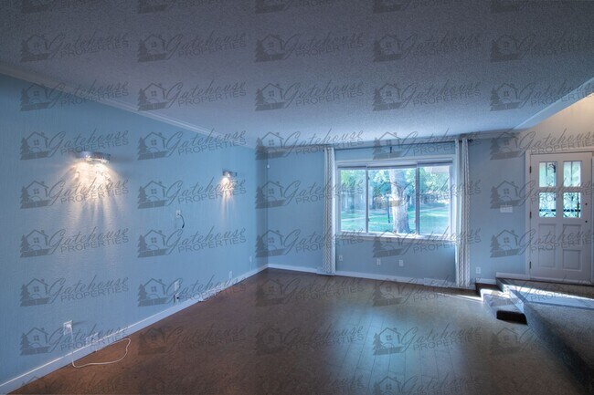 Building Photo - 3342 S Oneida Way