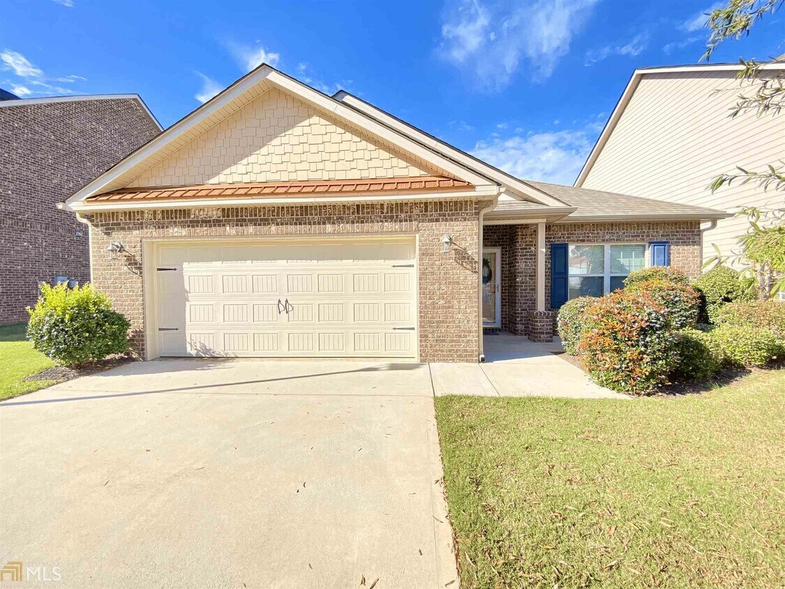 Foto principal - 341 Clover Brook Dr