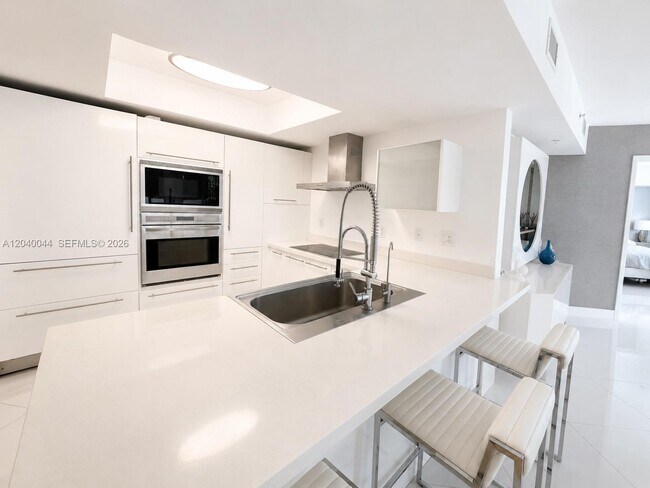 Foto del edificio - 200 Sunny Isles Blvd