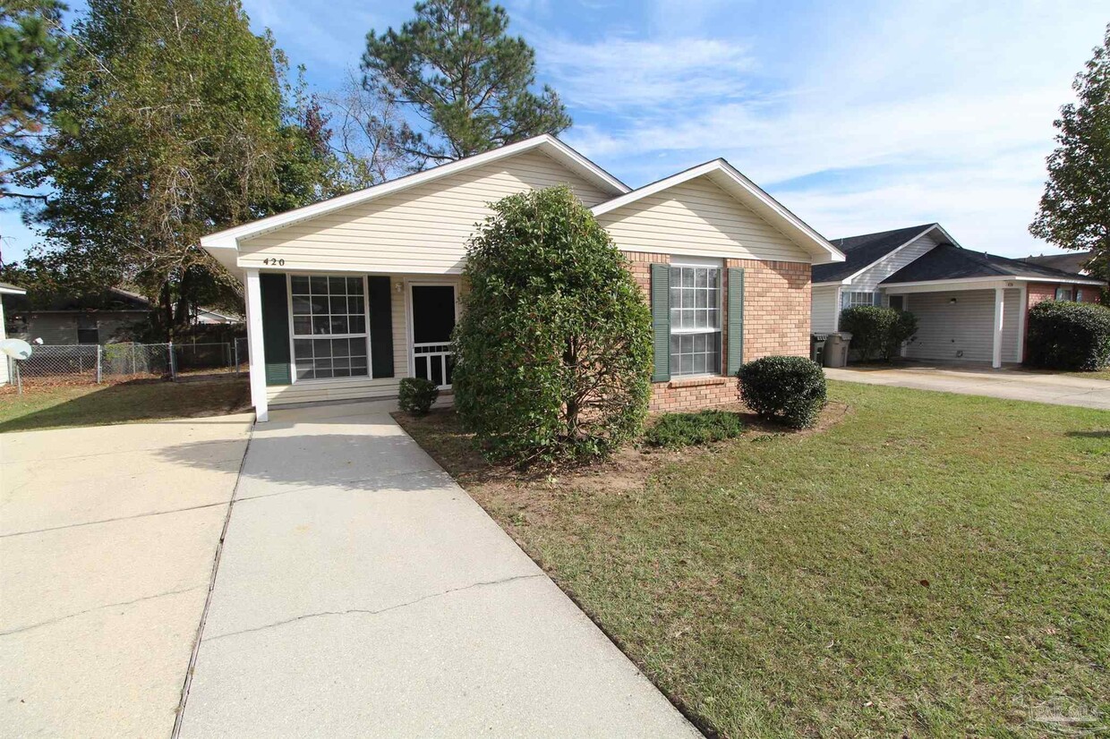 Foto principal - 420 Oak Knoll Ln