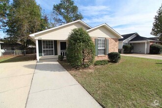 Building Photo - 420 Oak Knoll Ln
