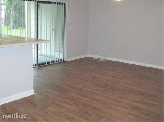 Building Photo - 1839 Villa Maison