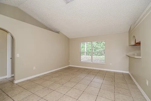 Building Photo - 6411 Golfview Ave