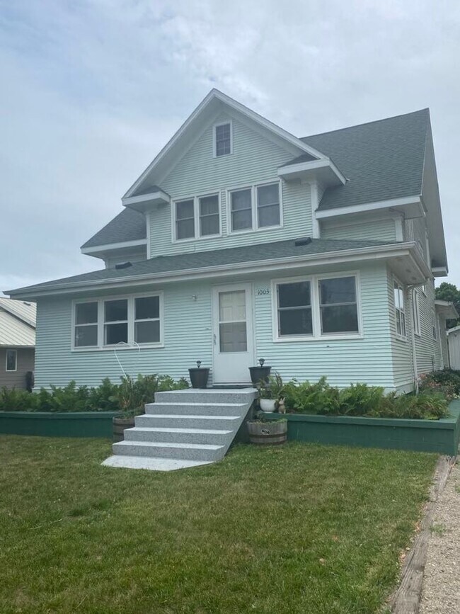 Foto del edificio - Charming 4-Bedroom Home in Stanton – Your ...