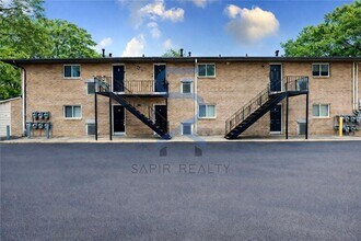 Building Photo - 3300 College St
