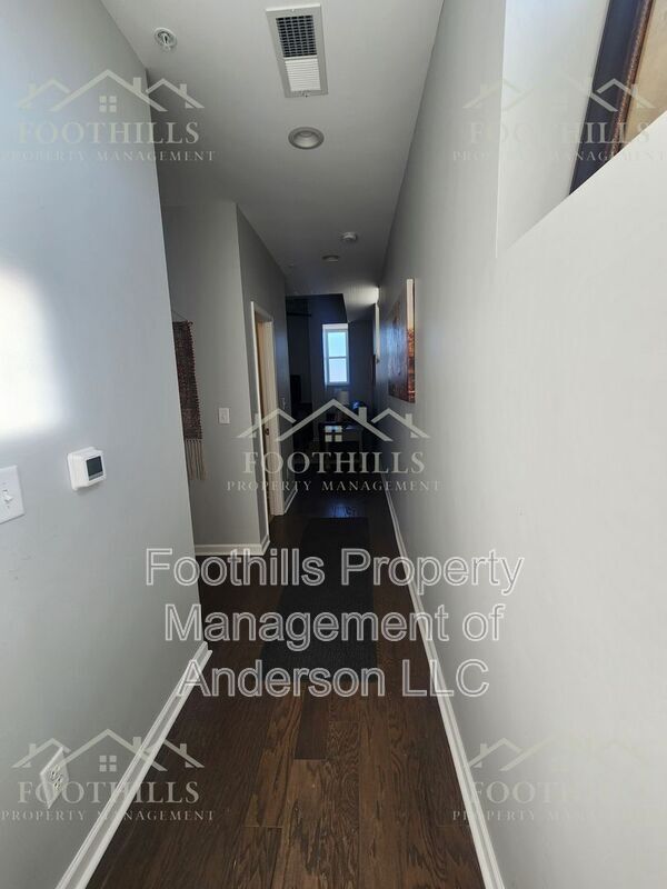 Foto del edificio - 216 N Main St