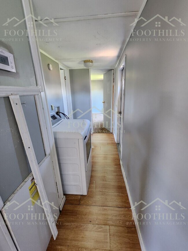 Foto del edificio - 2-Bedroom Mobile Home in Colony Park with ...
