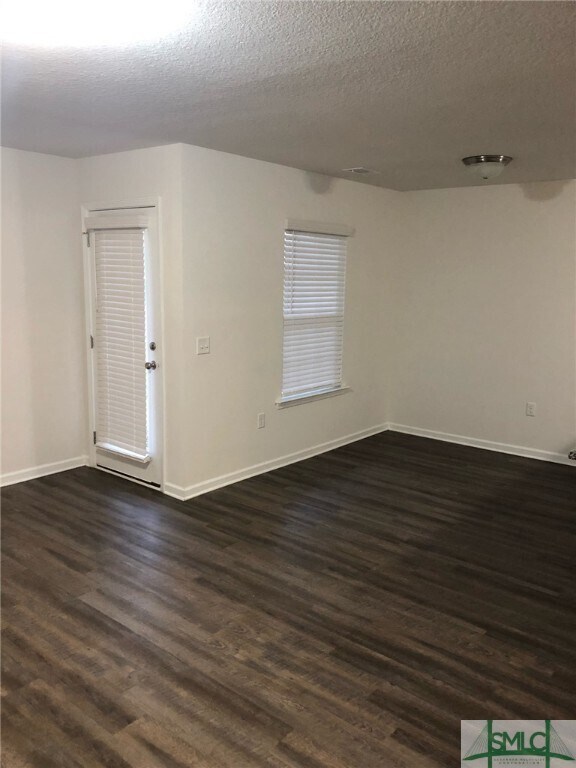 Building Photo - 138 Barfield Way