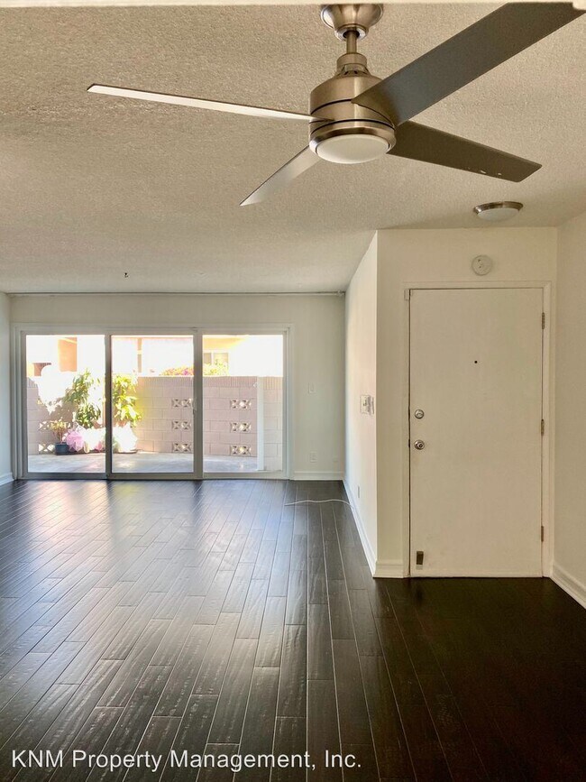 Building Photo - 2 br, 1 bath House - 3210 Merrill Dr #9