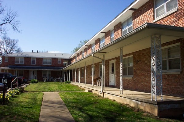 1222 E. Elm - H & T Apartments