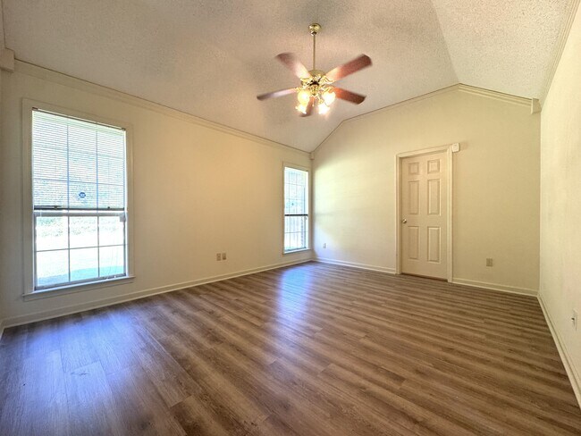 Foto del edificio - 7748 Tankerston Dr