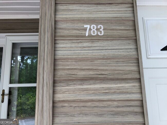 Foto del edificio - 783 Henderson Falls Rd