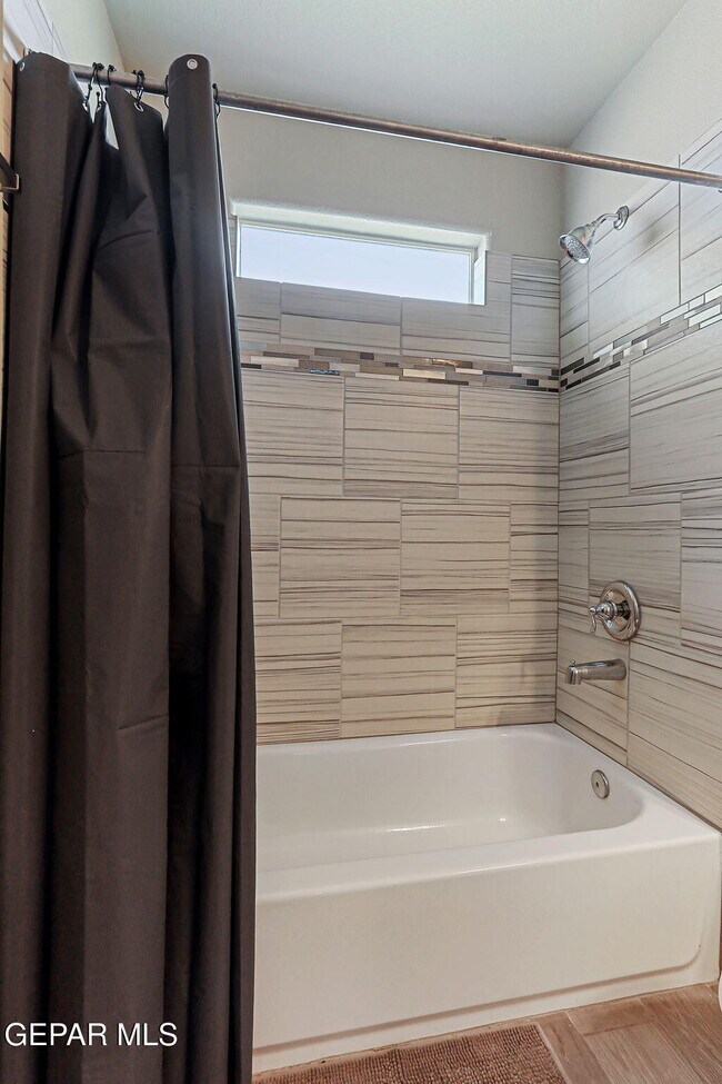 Building Photo - 3945 Desert Dunes Dr