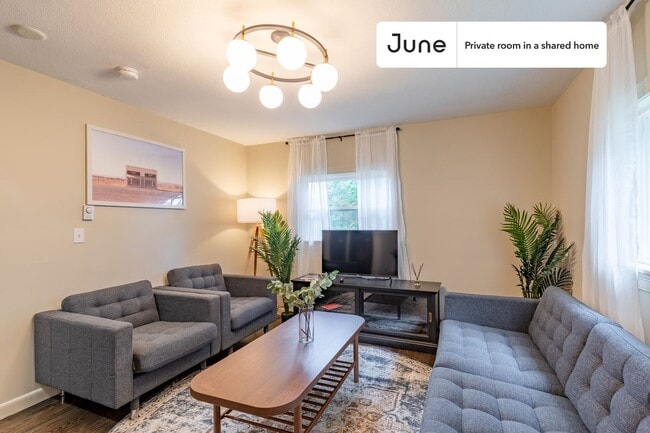 Foto del edificio - Room in Shared 6 bed/4 bath home