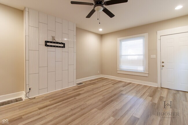 Foto del edificio - 3421 Carrollton Ave
