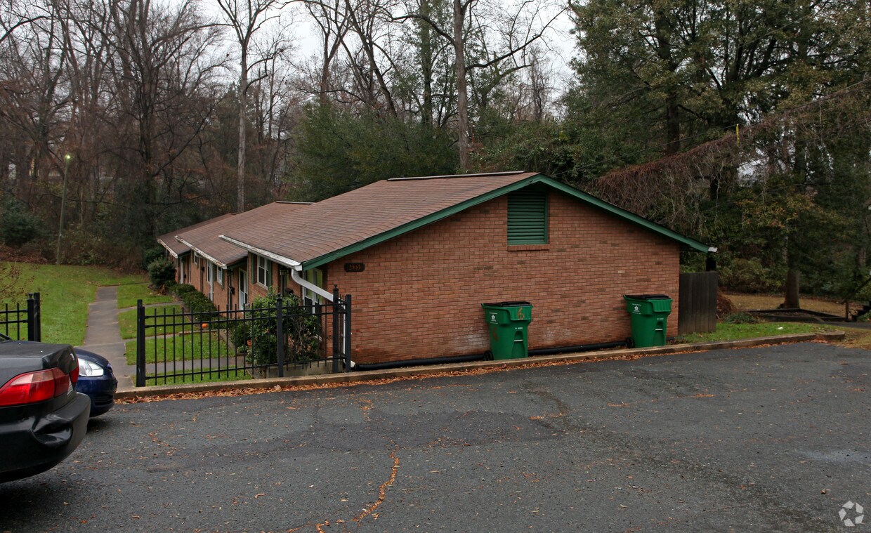 Primary Photo - Vail Arms