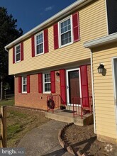 Building Photo - 3301 Fallowfield Dr