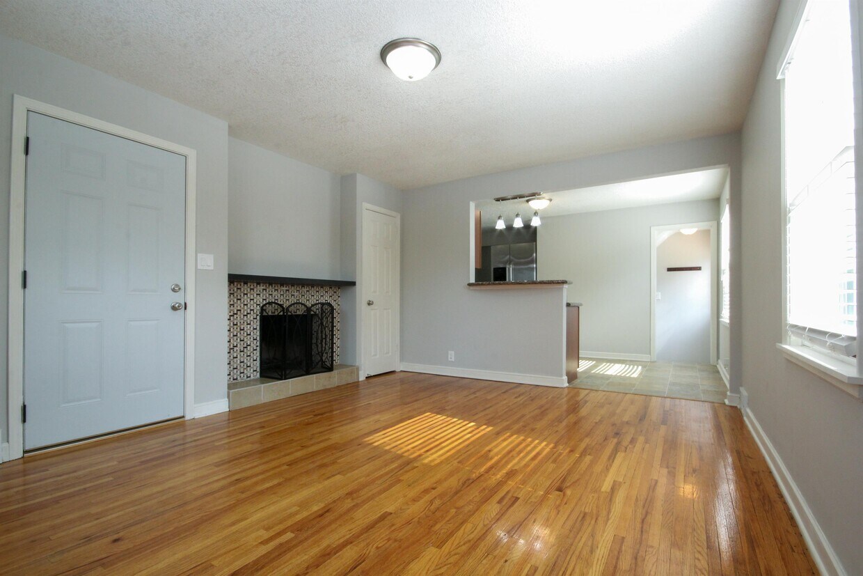 Primary Photo - 5621 Penn Ave S