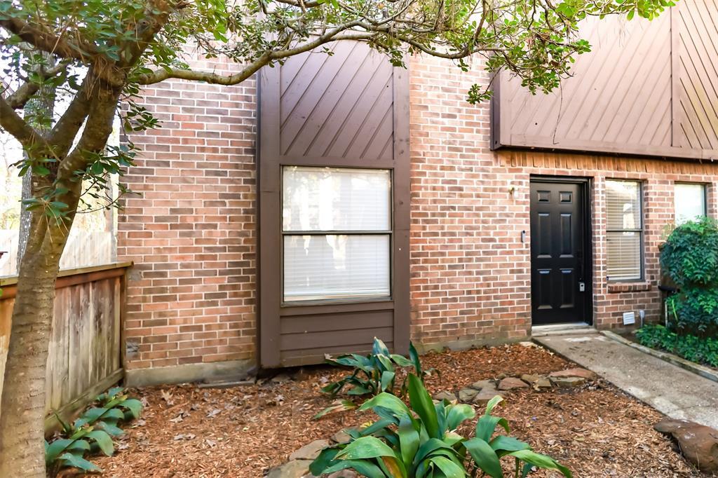 Primary Photo - 46 Willowwood Cir