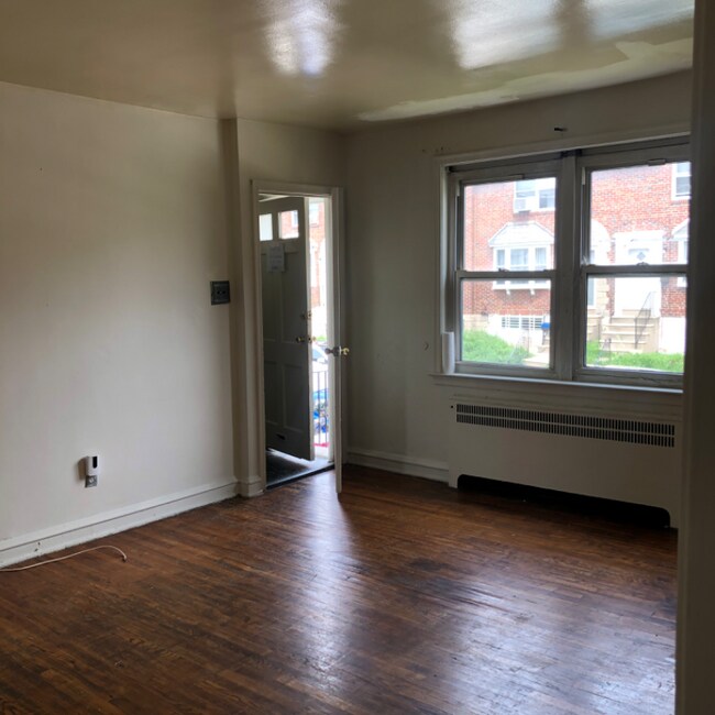 Building Photo - 1550 Lardner St