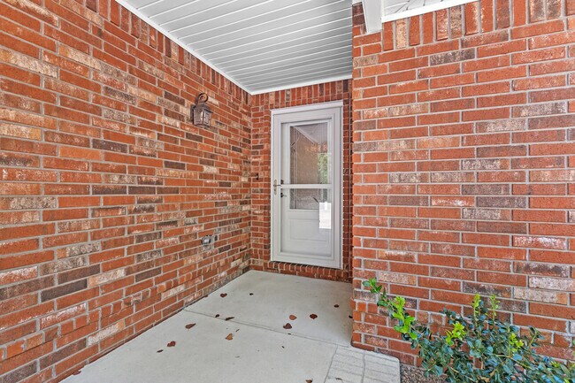 Building Photo - 99 Buckingham Dr
