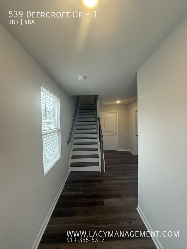 Building Photo - 539 Deercroft Dr
