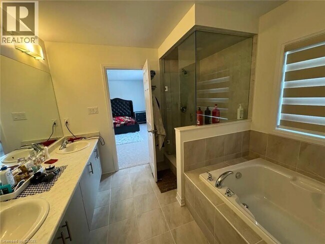 Building Photo - 147 Gillespie Dr