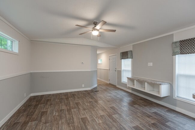 Building Photo - 120 Nancy Ln