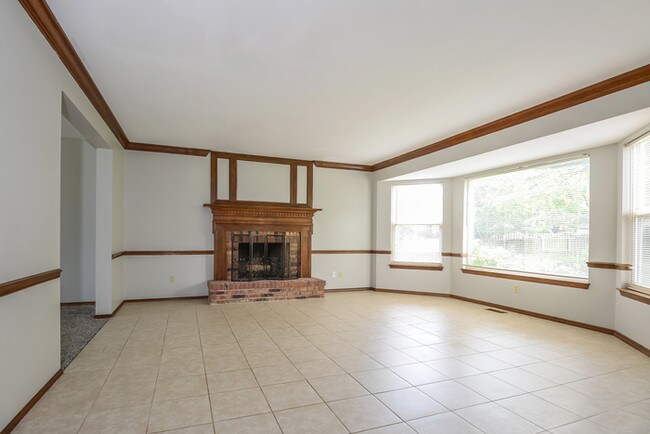 Building Photo - 1155 English Saddle Rd