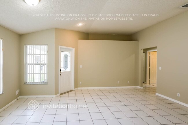 Foto del edificio - 18351 NW 8th St