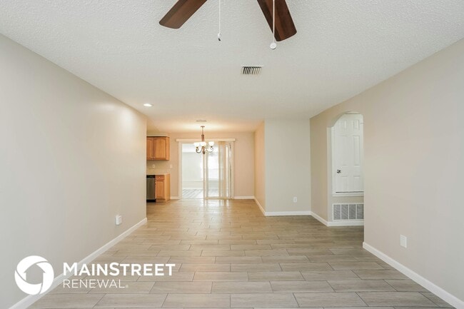 Foto del edificio - 16003 Woodpine Dr