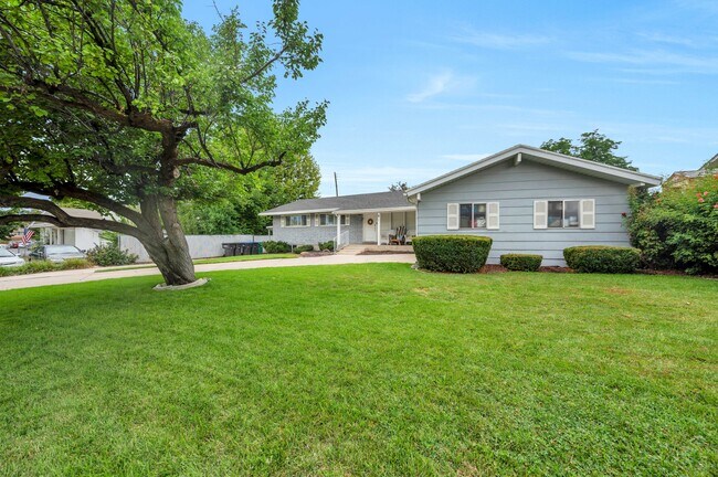 Building Photo - 29 2050 N