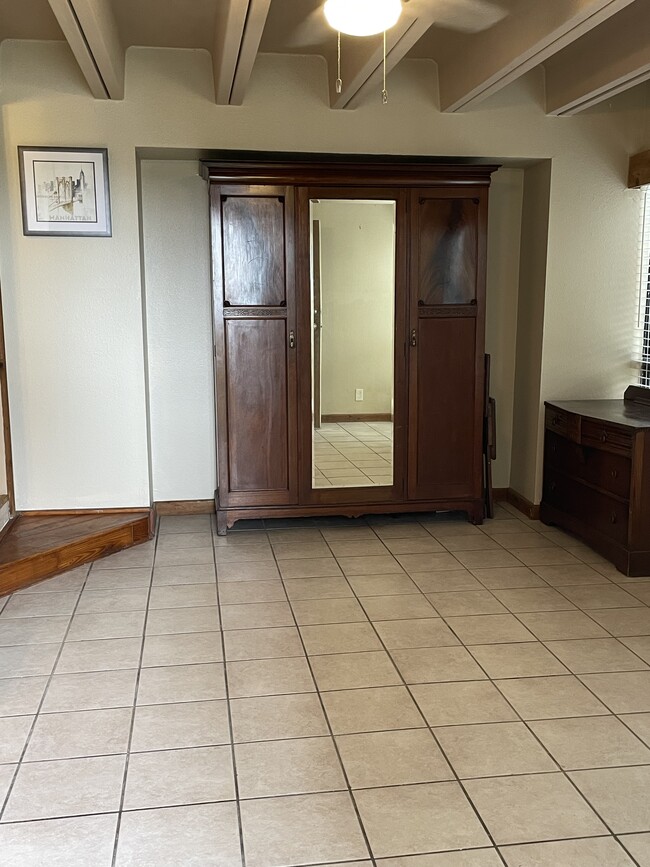 Building Photo - 5914 Lago Vista Way