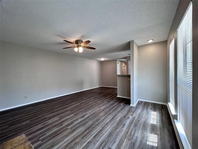 Foto del edificio - 9305 Kempler Dr