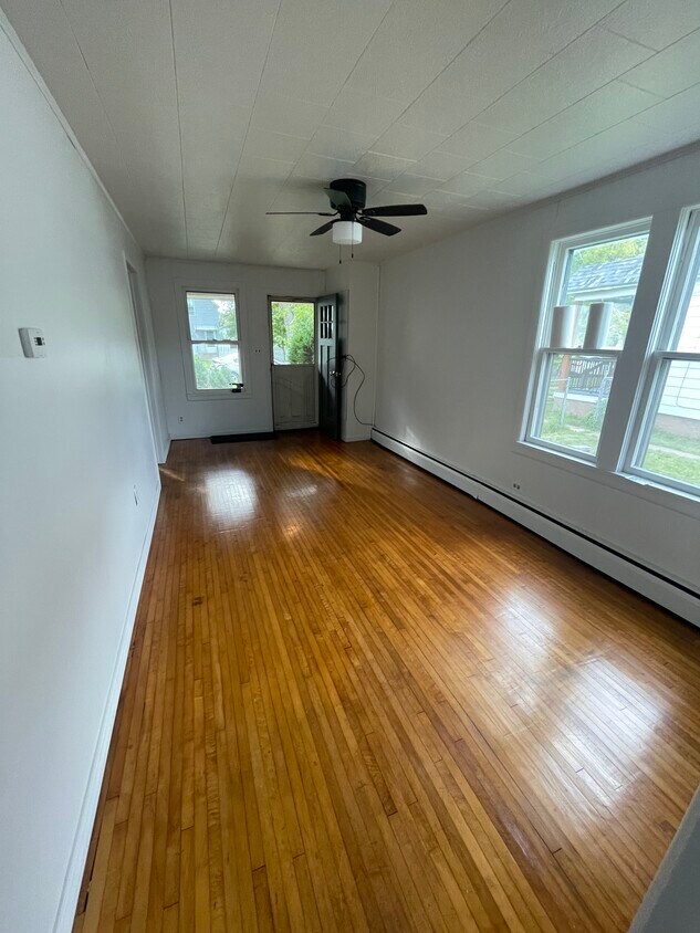 Foto principal - 1826 Maryland Ave