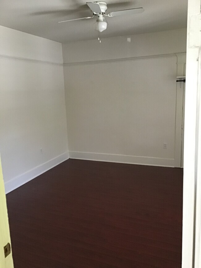 Building Photo - 1351 N Las Palmas Ave