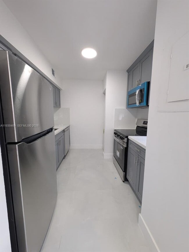 Building Photo - 301 SW 86th Ave