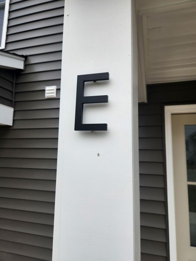 Building Photo - Blackstone-New Construction 3 Bed 2.5 Bath Townhouse-Fort Pickett Area